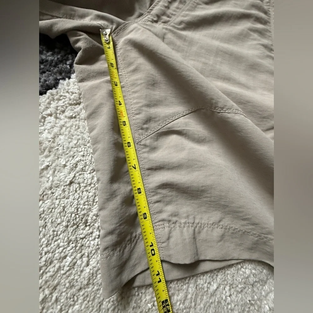 The North Face Tan Cargo Shorts with Relaxed Fit
